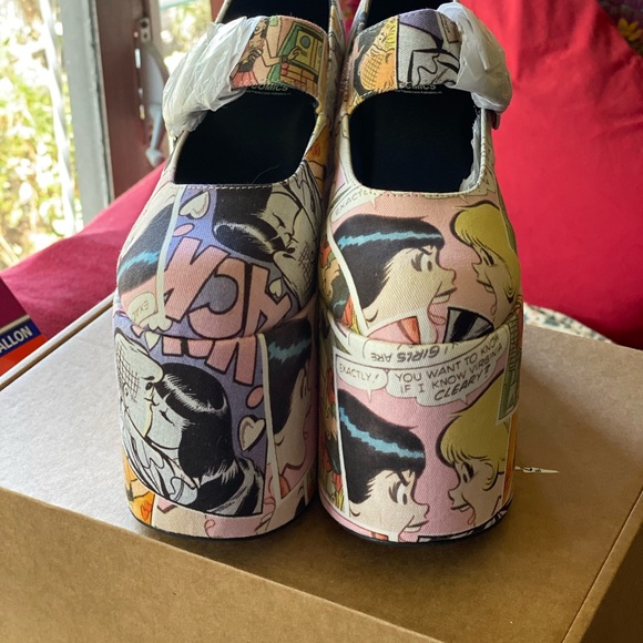 Dolls Kill Shoes - PLATFORM HEELS NWOB